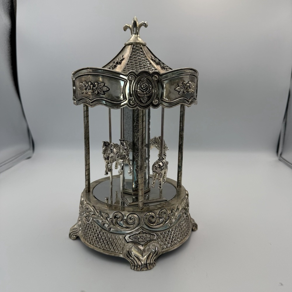 Wallace Silversmiths Silver Plated 4 Horse Carousel Wind Up Music